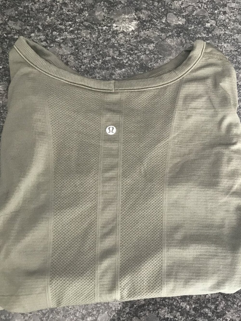 Lululemon Men's Metal Vent Tech Short Sleeve Shirt Olive Green Size M
